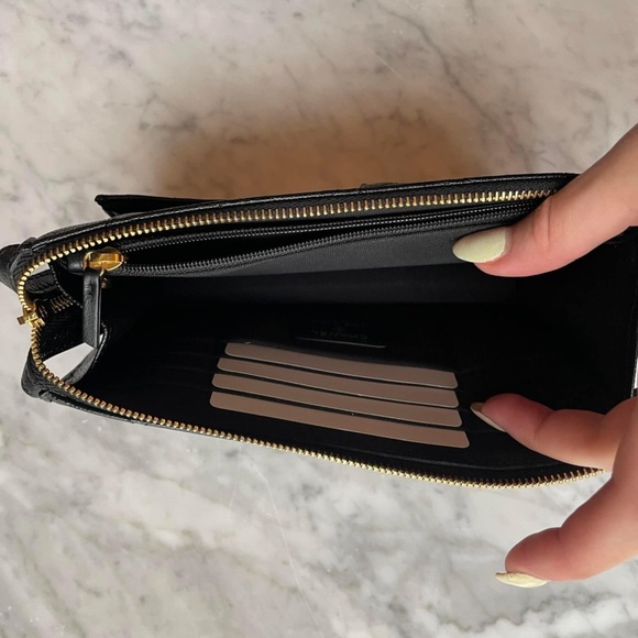 Authentic Chanel black clutch bag - Picture 2 of 7